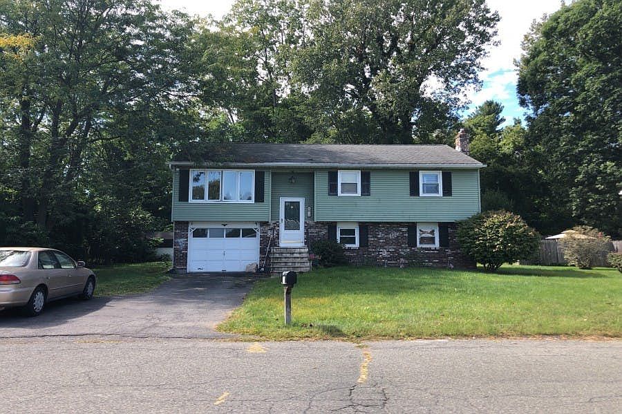 1st image of 18 Barker St #T-o