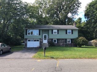 18 Barker St #T-O, Albany, NY 12205