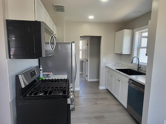 5th image of 307 E Walnut St