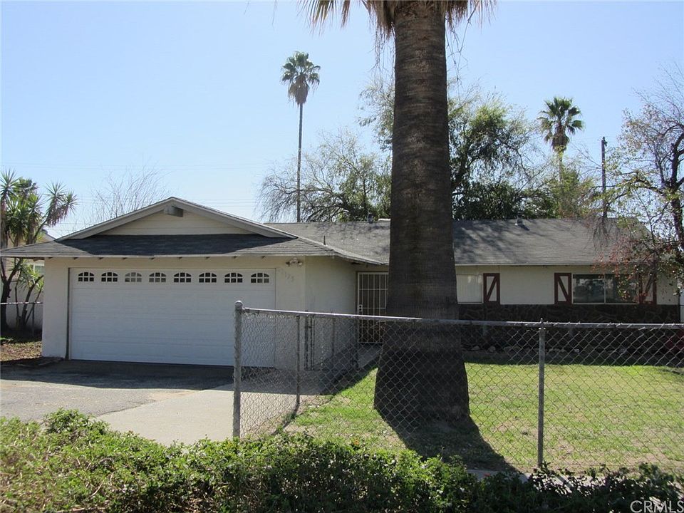 1st image of 27175 Cypress St