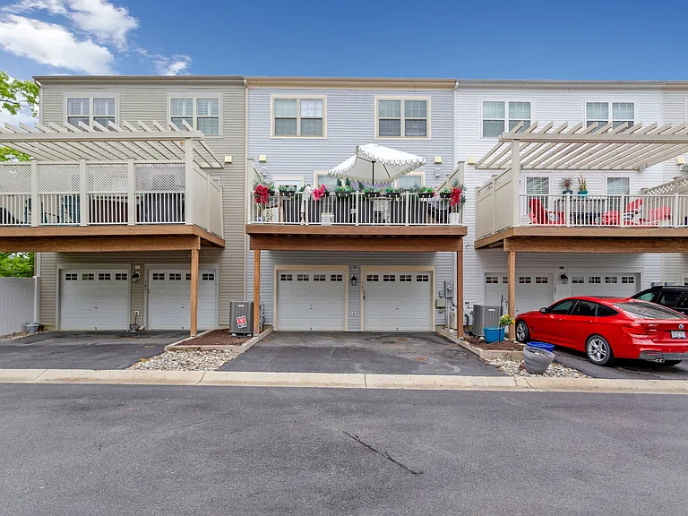 703 Skippers Ln — Photo 42