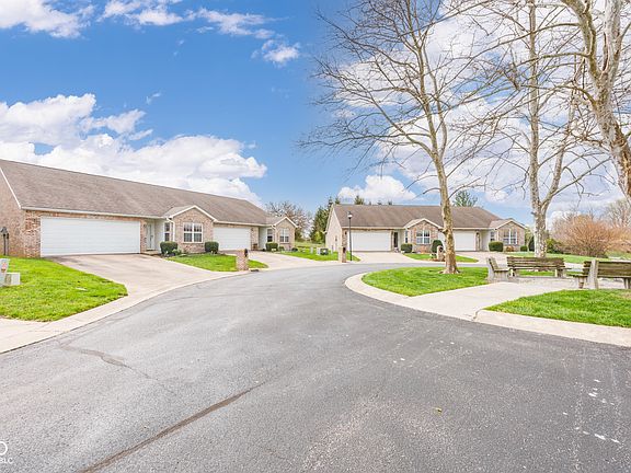5th image of 1007 E Crown Pointe Blvd