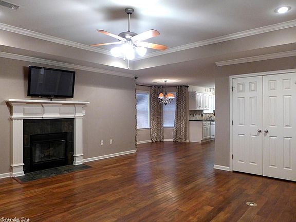 4th image of 39 Garden Oaks Dr