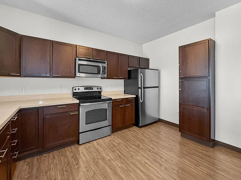 The Franklin Apartments — Photo 13