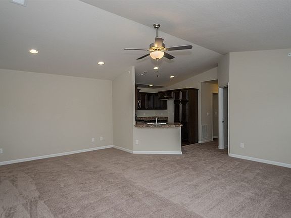 4th image of 890 Yorkshire Dr #14-300