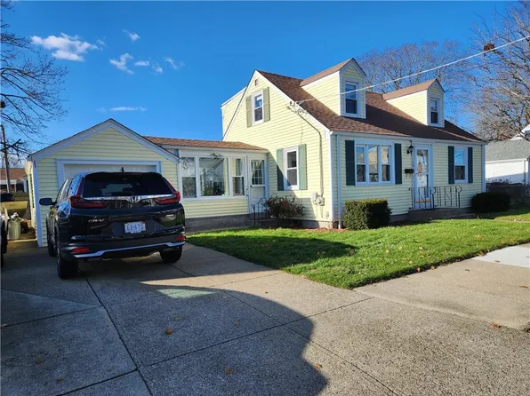 19 Jones Ave, Pawtucket, RI 02861