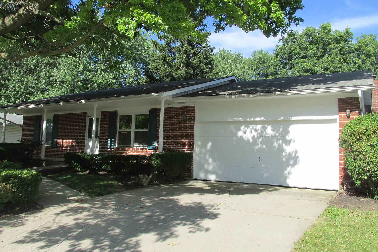 646 Governors St photo 1