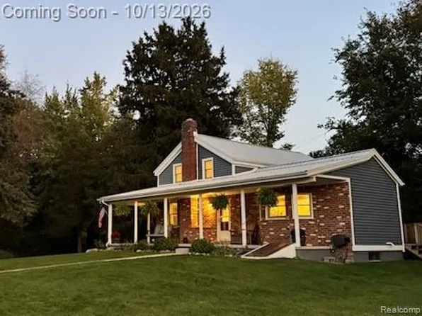 27170 Sherwood Rd, Belleville, MI 48111