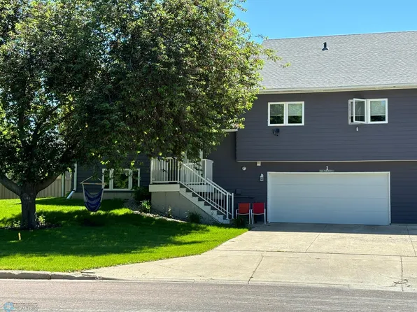 1 Prairiewood Xing S, Fargo, ND 58103
