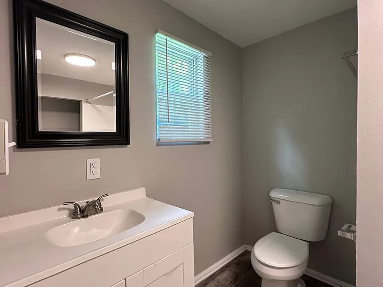 204 Courtyard Cir — Photo 141