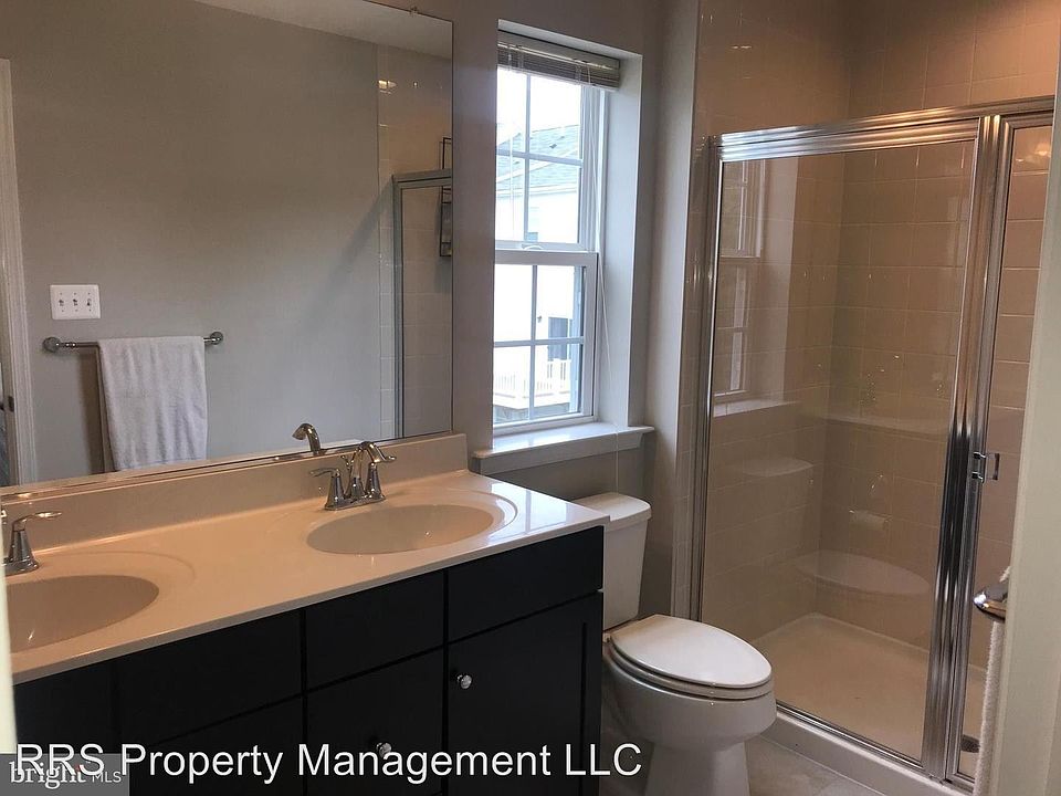 2nd image of 18322 Woodhouse Ln