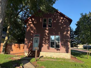 764 3rd Ave, Windom, MN 56101