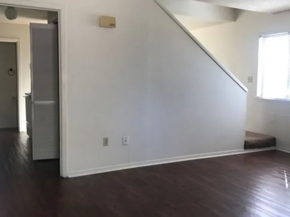 1400A E Holleman Dr, College Station, TX
