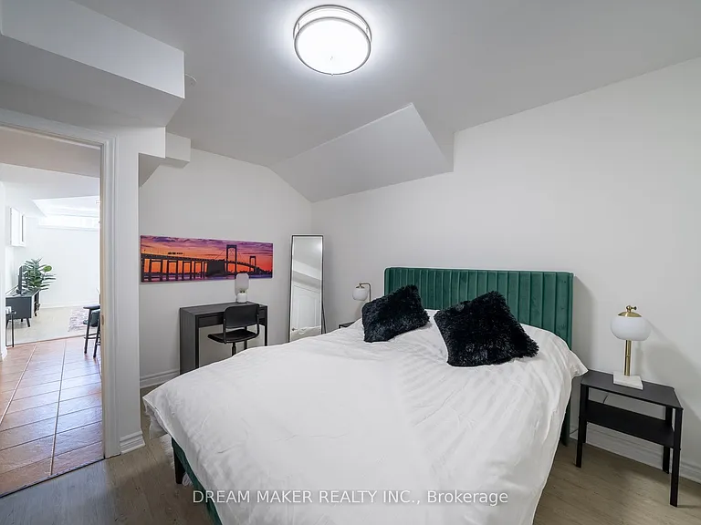 207 Cabot St — Photo 9