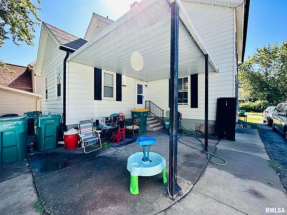 4th image of 741 E Berrien St