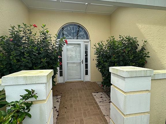 3rd image of 831 Lake Orchid Cir