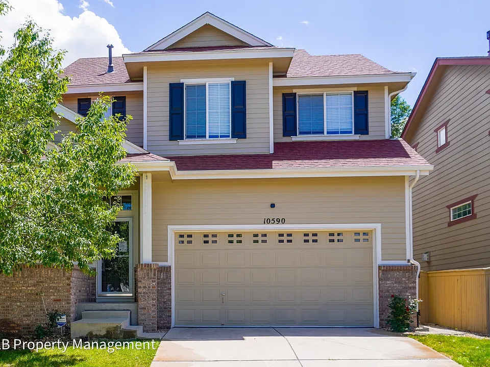 10590 Pearlwood Cir