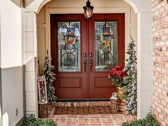 5th image of 428 Village View Ln