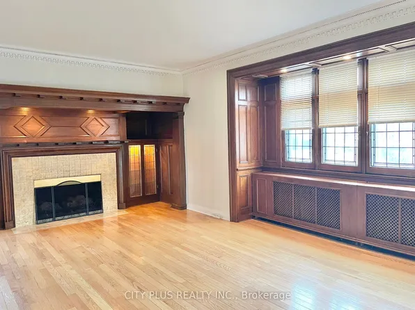 88 Lowther Ave #102, Toronto, ON M5R 1E2