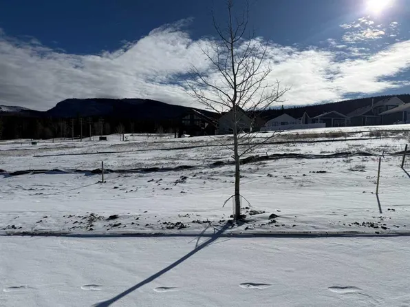 425 Lily Ave, Nordegg, AB T0M 2H0