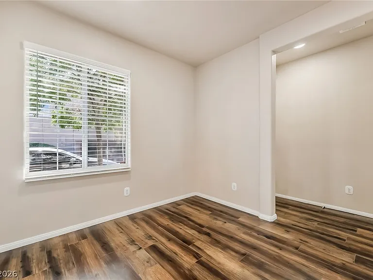 10471 Masons Creek St — Photo 6