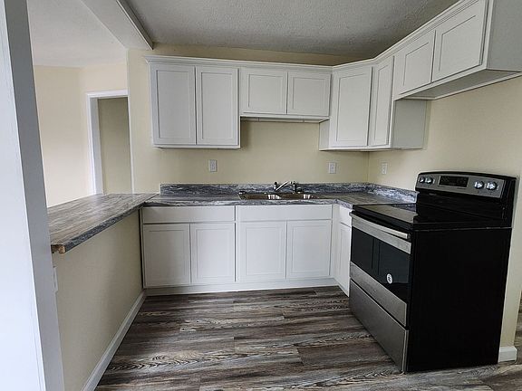 3rd image of 1902 Louise Ave APT A