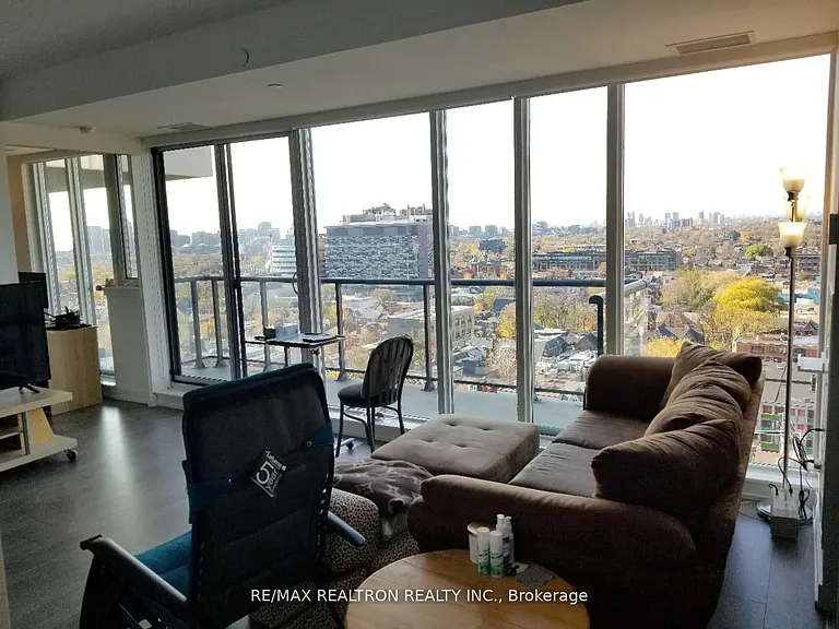 297 College St #1707 — Photo 3