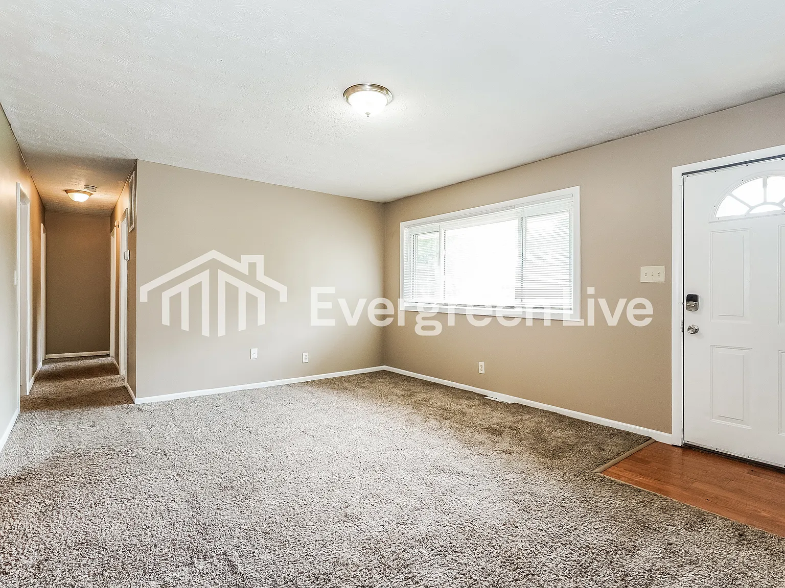 3 bed, 1.0 bath, 975 sqft, $1,445 — Photo 3