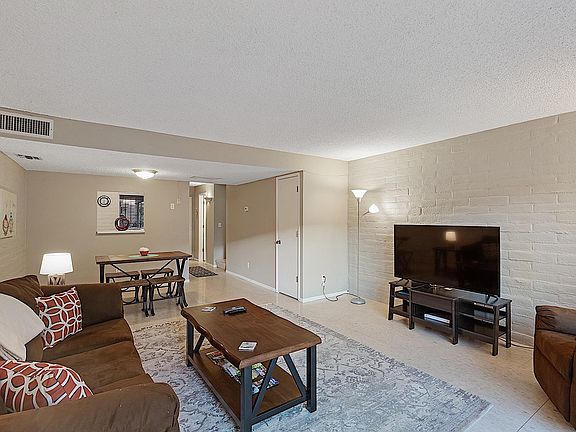 5th image of 2875 N Tucson Blvd APT 35