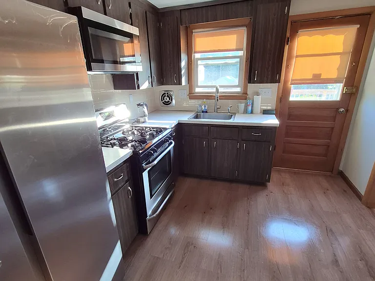 59 Pomona Dr — Photo 12