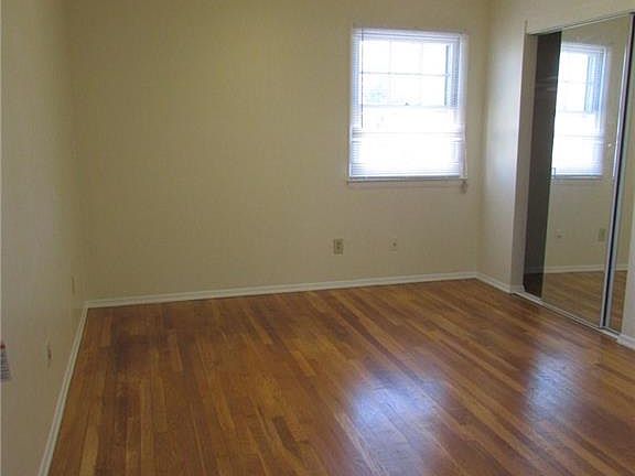 4th image of 4200 Galway Dr