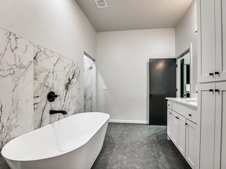 14301 Village Trl — Photo 45