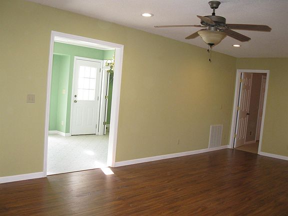 5th image of 168 Briarwood Dr