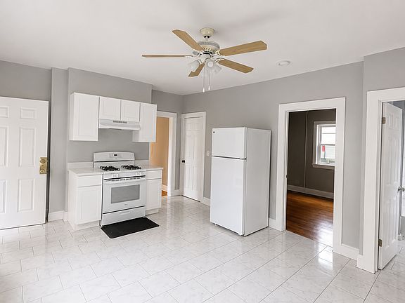 2nd image of 153 James St Floor 1