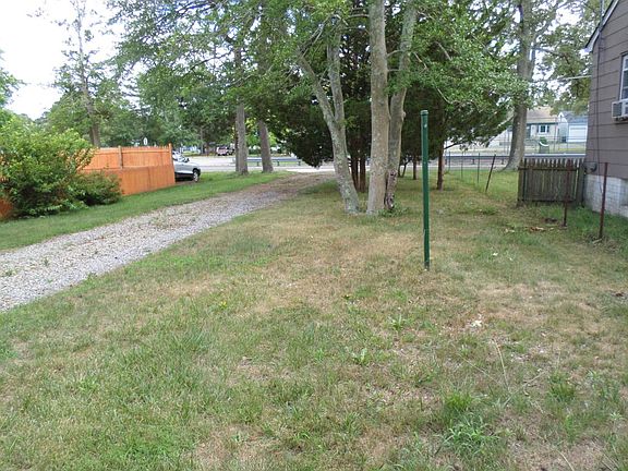 4th image of 240 E Long Branch Ave