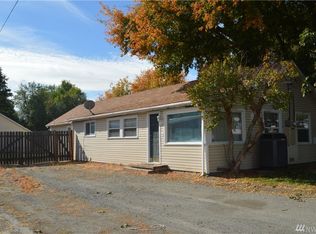 515 W 2nd St, Omak, WA 98841