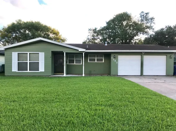 1747 W 10th St, Freeport, TX 77541