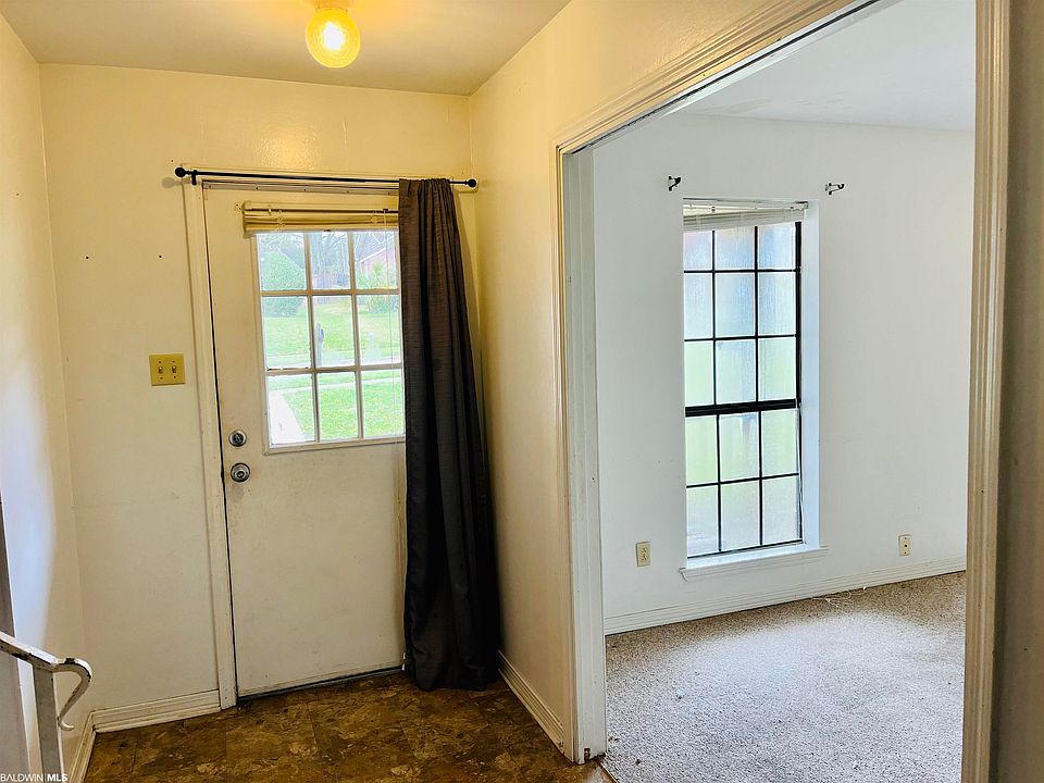 6425 Gaslight Ln N, Mobile, AL 36695 Zillow