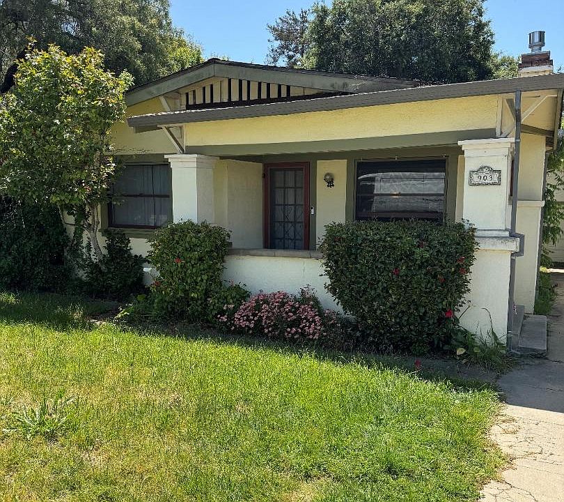 1st image of 903 1st St
