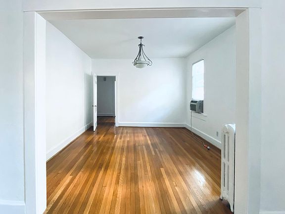 3rd image of 1015 Woodrow Ave #1