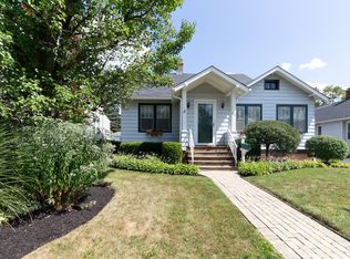 1257 N McKinley Rd #1257, Lake Forest, IL 60045