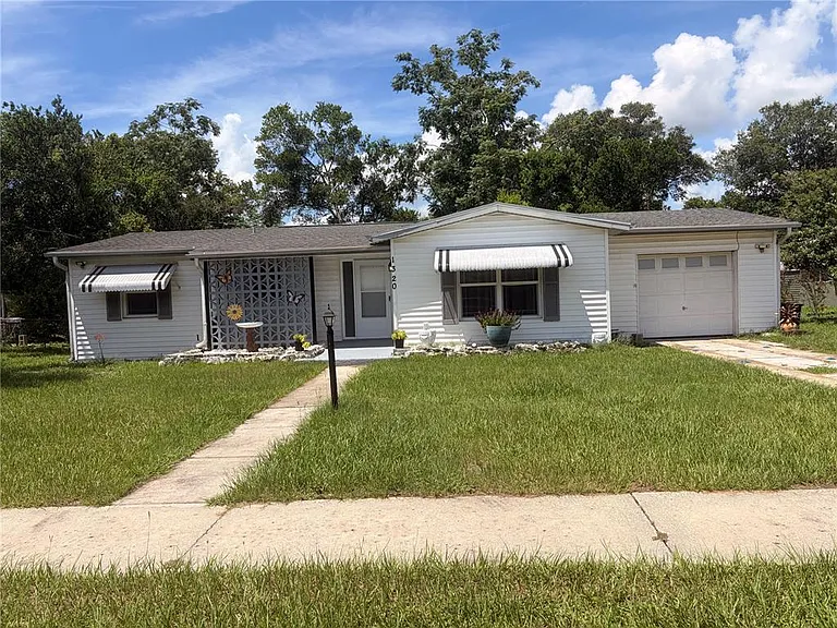 1320 Hartley Ave — Photo 1