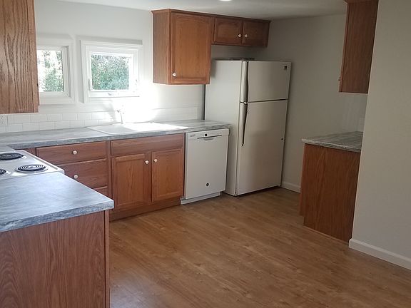 4th image of 1405 Lee Blvd