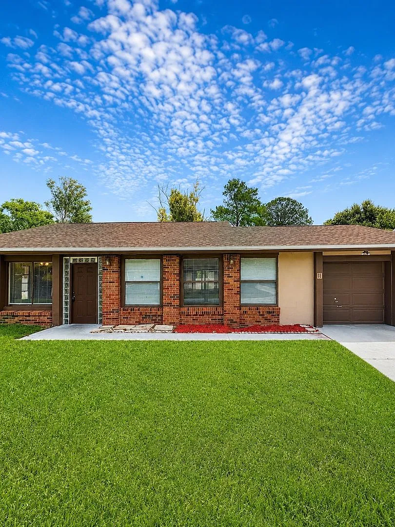 Prime Poinciana Location! Charming 2-Bedroom Home with Screened Patio & Exceptional Value! — Photo 1