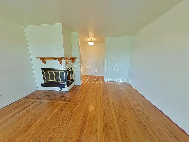 3725 SW Hilltop Dr — Photo 2