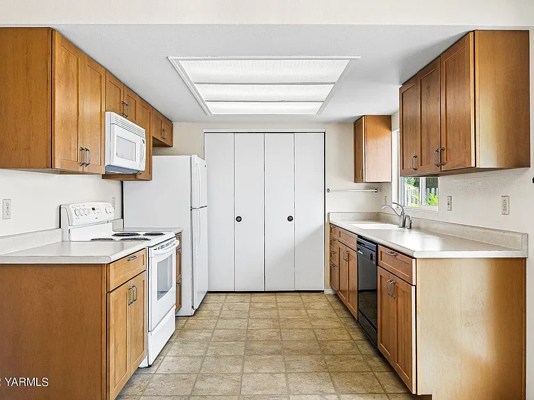 5702 Bitterroot Ln — Photo 6