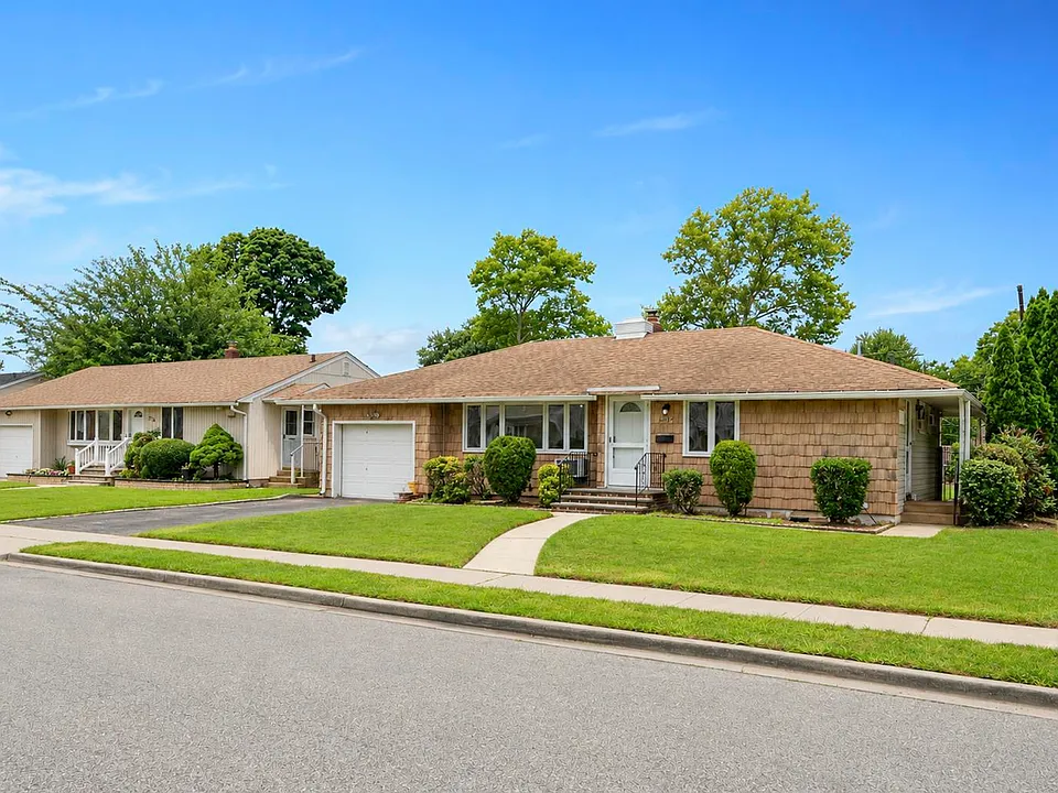 237 Dartmouth Dr