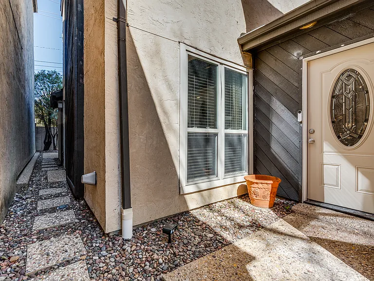 9602 Baseline Dr — Photo 15
