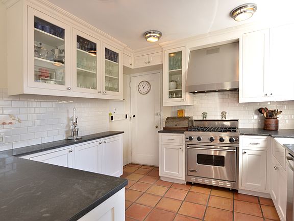 2nd image of 264 Lexington Ave #11BC