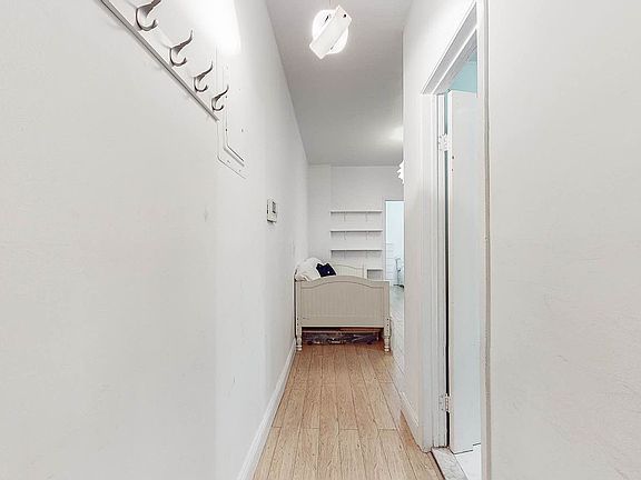 4th image of 1620 Lexington Ave #6F